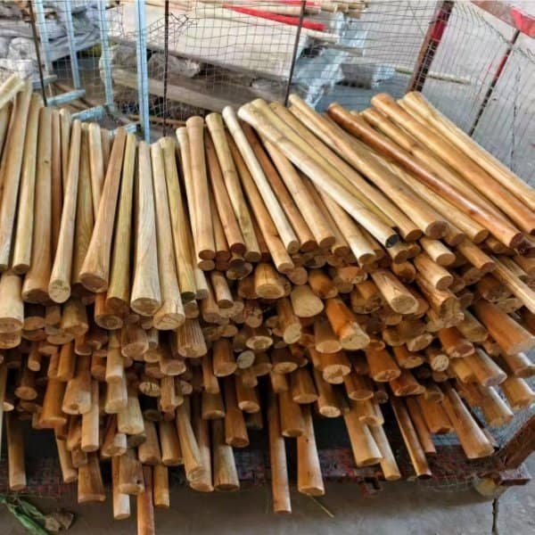 High-quality wooden pick axe handles from reliable pick axe handle suppliers, factory wholesale sturdy handles for construction & gardening tools