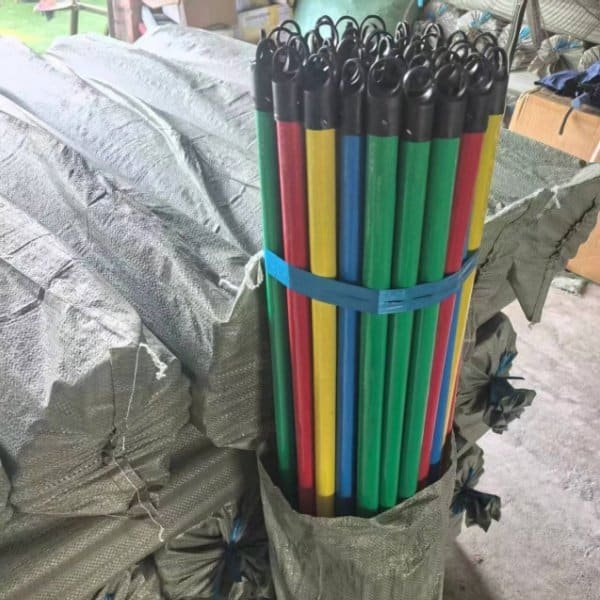 Multi-color red yellow blue green wood broom handle sticks for cleaning