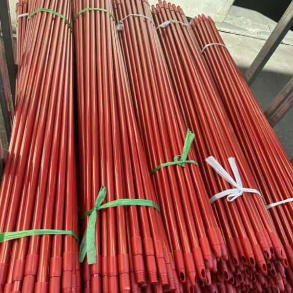 Red telescopic mop handle manufacturer producing long-lasting adjustable poles, perfect for heavy-duty use in hotels, schools, and commercial facilities