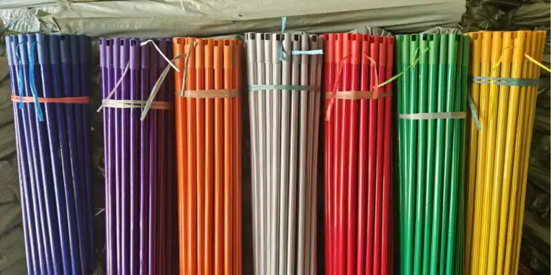 What type of thread is on the end of a broom handle? 1 Wholesale colorful broom handles with standard broom handle thread for mop and broom making
