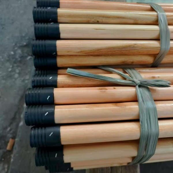 Varnished wooden broom handle suppliers offer bundled varnished wooden broom handles with sturdy black plastic Greek thread tips for cleaning accessory buyers