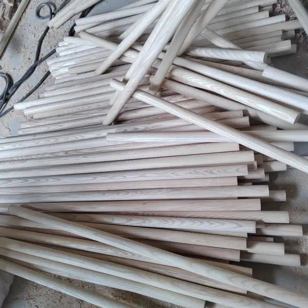 Wholesale preliminarily processed Manchurian ash wood sticks, direct supply from CNC machining wood handle factory