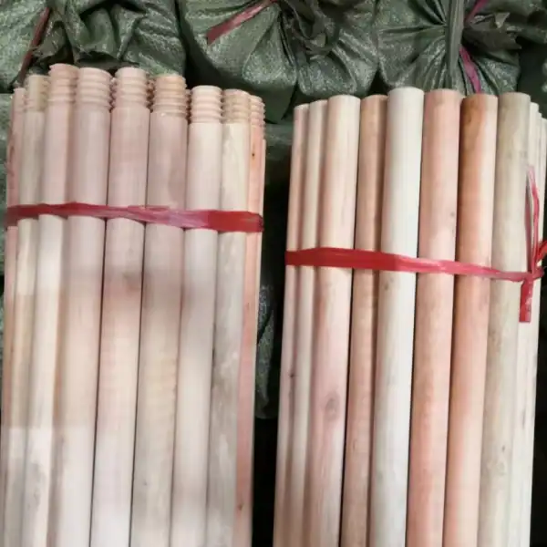 Plain broom stick factory bulk wholesale PLAIN threaded wooden broom sticks with woven bag export packing