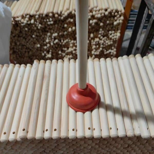 Pine wooden plunger handle for export, manufactured by wooden plunger handle manufacturer specializing in wholesale OEM for global distributors