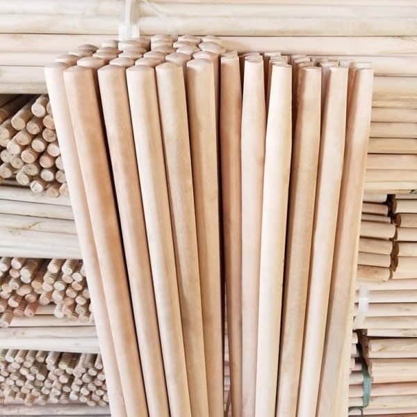 Bundled finished tapered broom handles, factory stock from professional tapered broom handle manufacturers, kiln‑dried sanded eucalyptus for bulk export orders