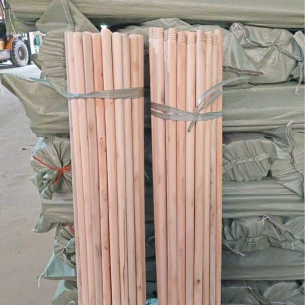 Bulk packed natural wooden broomstick from broomstick manufacturers south africa, china factory wholesale threaded wood broom handles