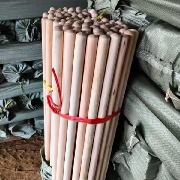 Bundled natural wooden broomstick with round end caps, broomstick manufacturers south africa, China factory bulk supply polished wood broom handles