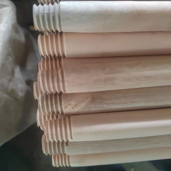 Close-up of precision threaded ends on natural wooden broomstick, broomstick manufacturers south africa, China factory supply custom wood broom handle threads